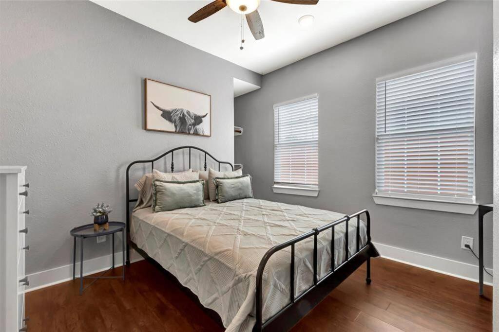 Vibrant Vacation Escape With Fast Wifi And King Bed Close To Downtown Houston! Exterior photo