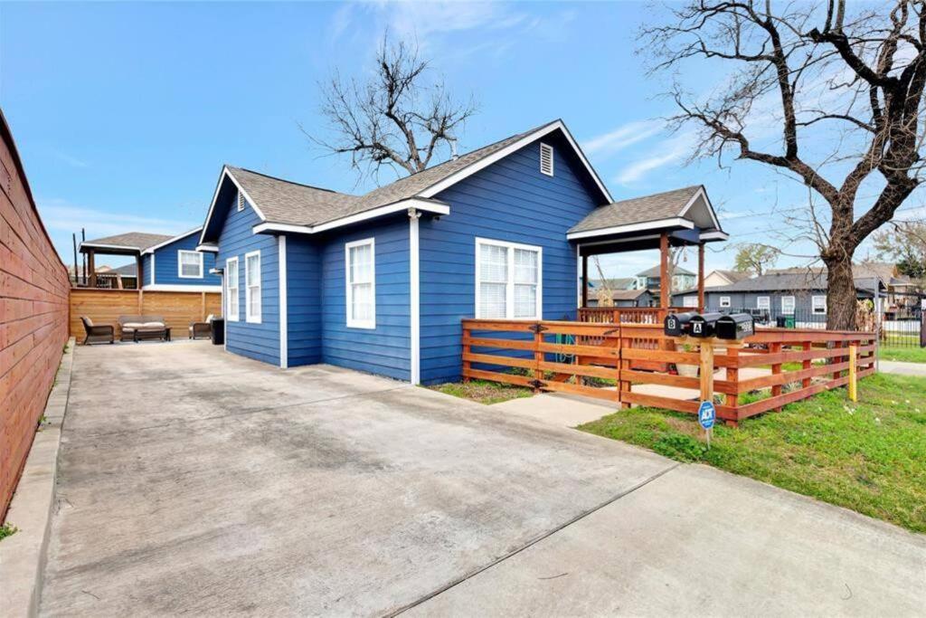 Vibrant Vacation Escape With Fast Wifi And King Bed Close To Downtown Houston! Exterior photo