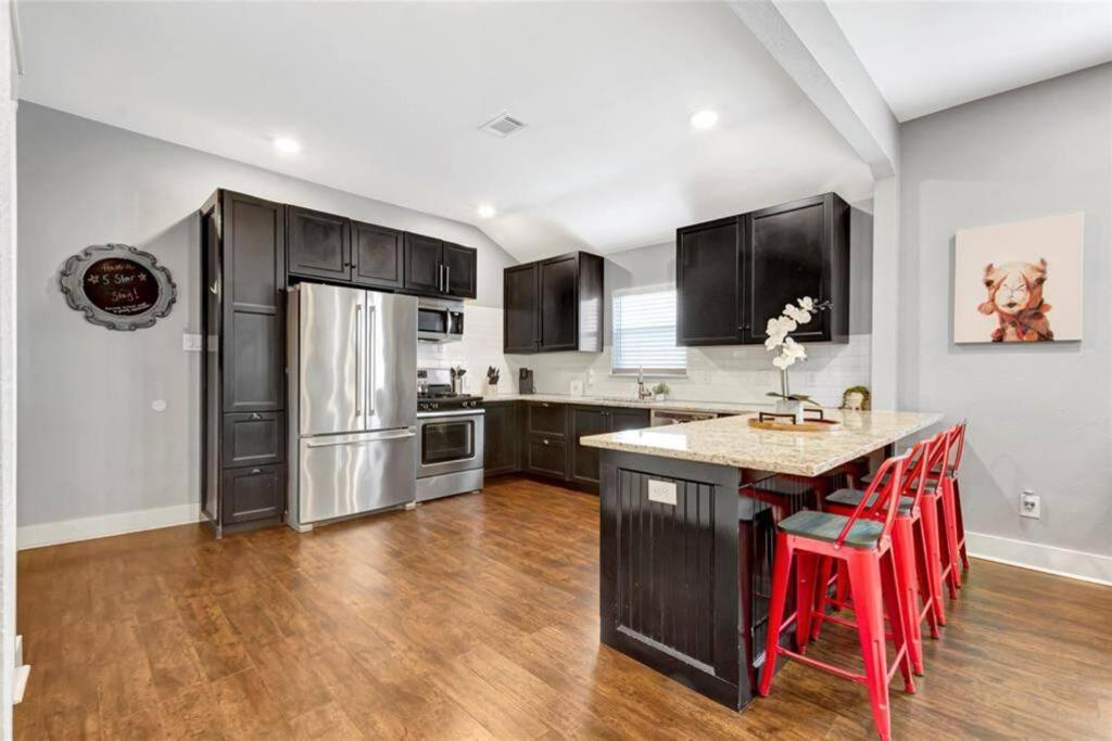 Vibrant Vacation Escape With Fast Wifi And King Bed Close To Downtown Houston! Exterior photo