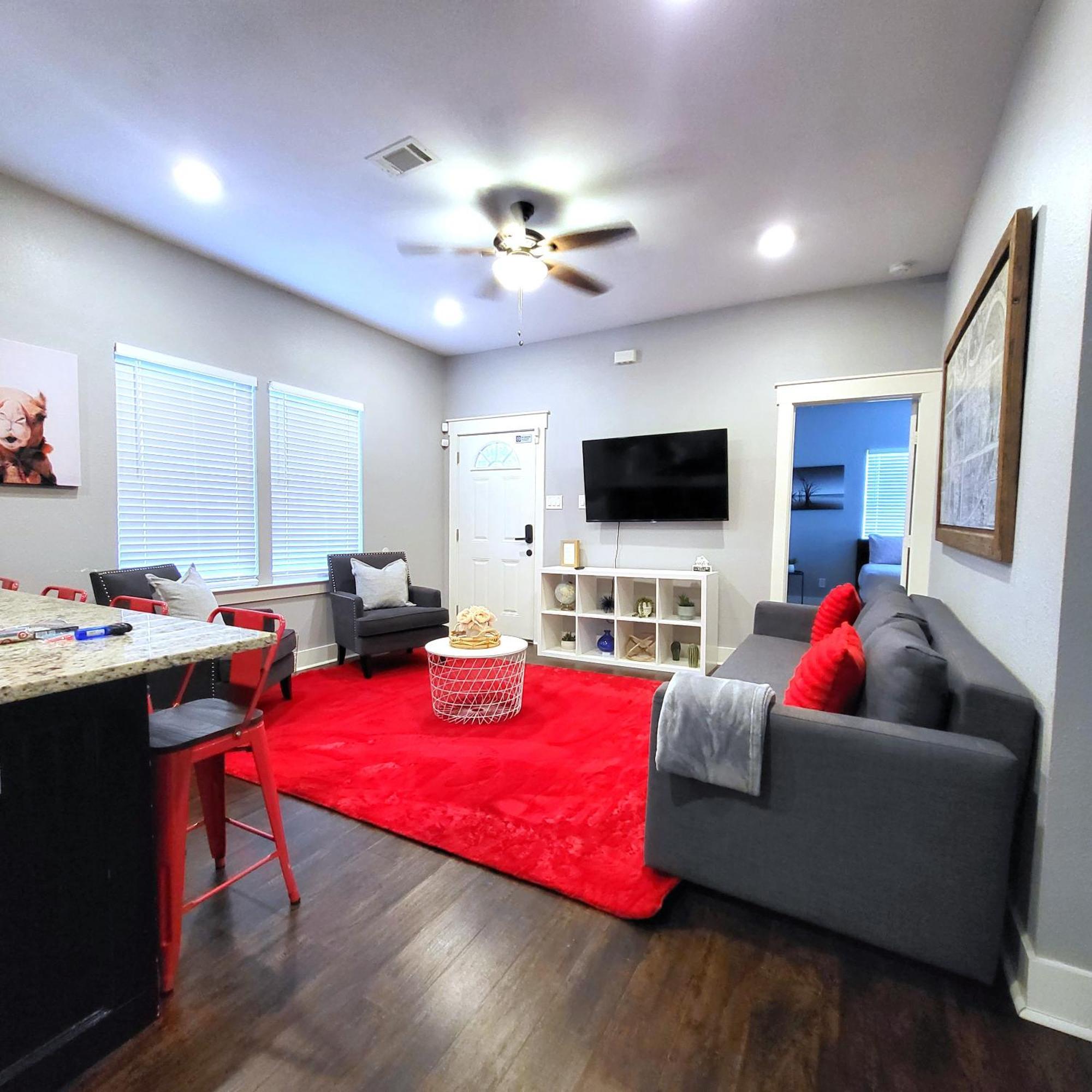 Vibrant Vacation Escape With Fast Wifi And King Bed Close To Downtown Houston! Exterior photo
